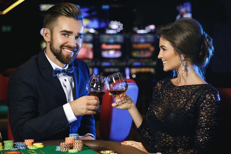 Meja blackjack live-dealer di aplikasi holybet dengan dealer profesional